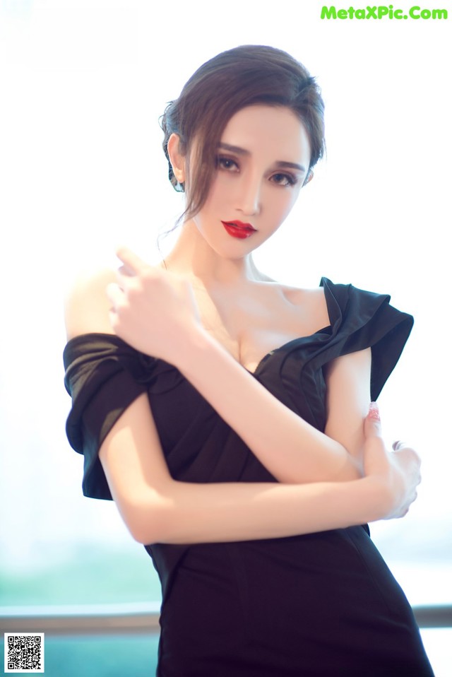 TouTiao 2017-09-22: Model Wa Ya (瓦娅) (20 pictures) No.c066fa